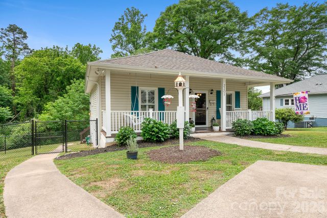 2201 Jackson Street, Belmont, NC 28012