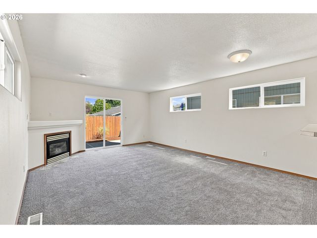 5035 Se OGDEN St, Portland, OR 97206