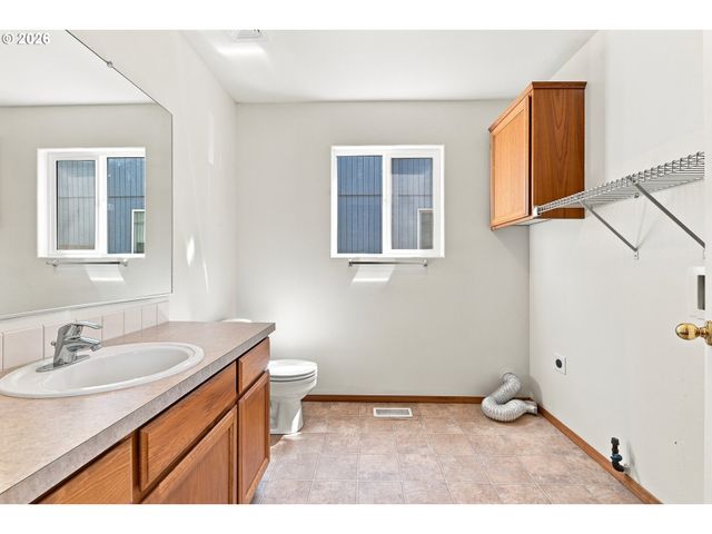 5035 Se OGDEN St, Portland, OR 97206