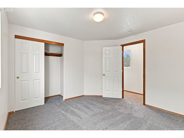 5035 Se OGDEN St, Portland, OR 97206