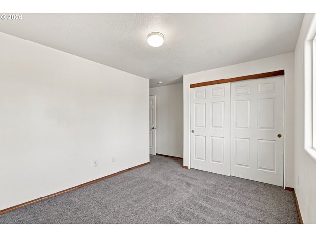 5035 Se OGDEN St, Portland, OR 97206