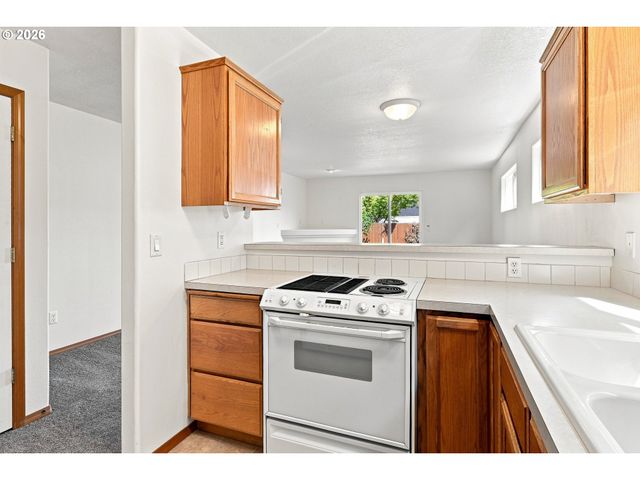 5035 Se OGDEN St, Portland, OR 97206
