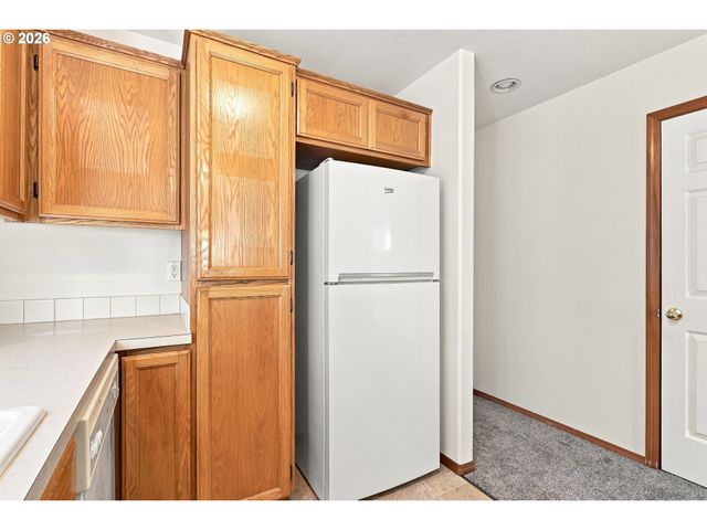 5035 Se OGDEN St, Portland, OR 97206