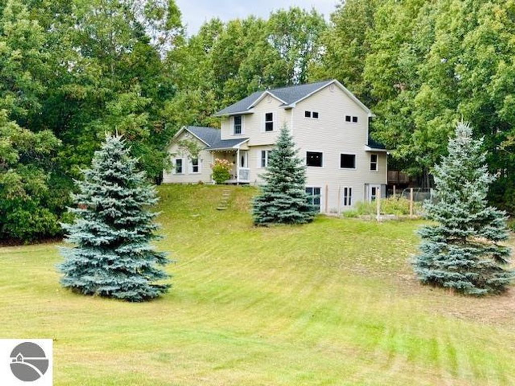 2219 Black Forest Lane, Traverse City, MI 49696
