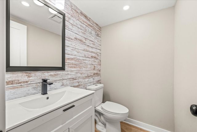 1313 S Rebecca Road 101, Lombard, IL 60148