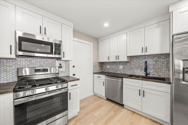 1313 S Rebecca Road 101, Lombard, IL 60148