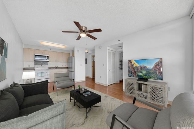 94-979 Kauolu Place 909, Waipahu, HI 96797