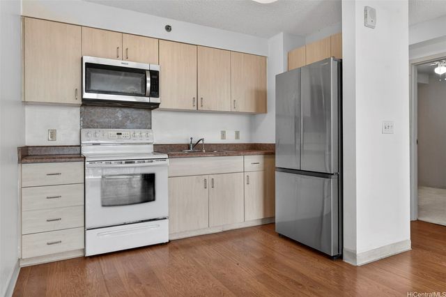 94-979 Kauolu Place 909, Waipahu, HI 96797