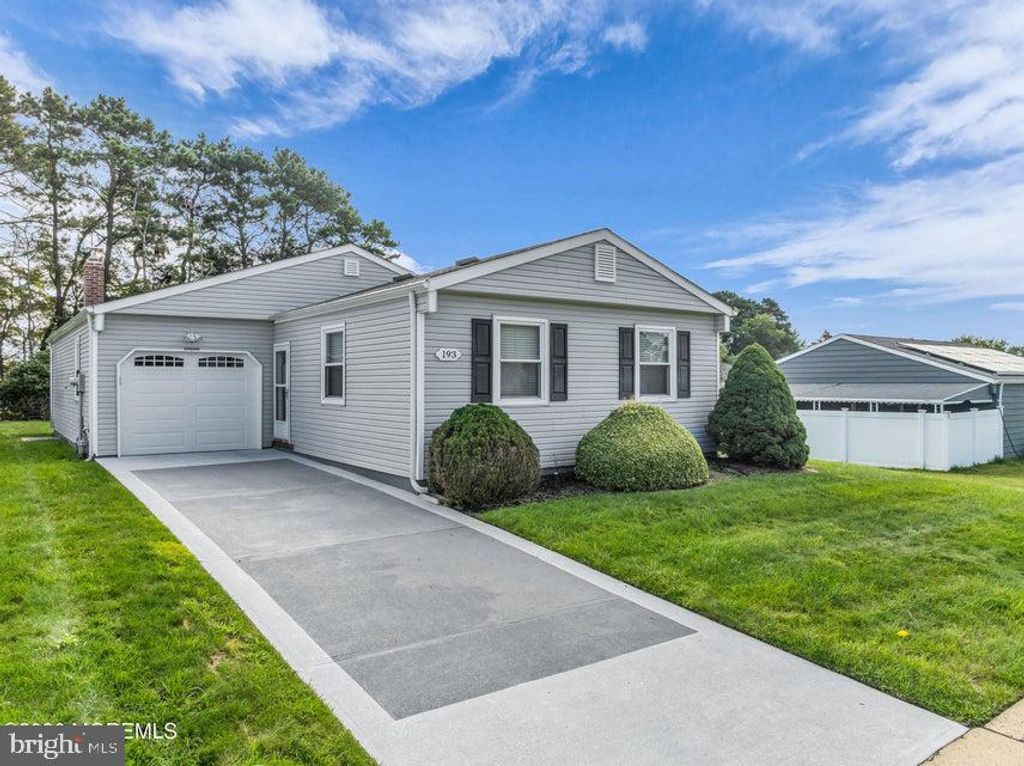 193 TORREY PINES DR, Toms River, NJ 08757