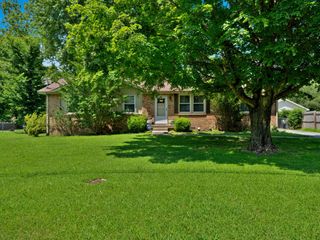 333 Welchwood Dr, Clarksville, TN 37040