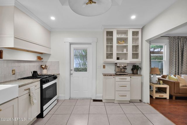 2035 ERNEST Street, Jacksonville, FL 32204