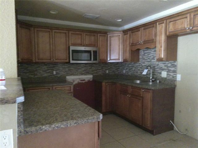 912 OAKHURST DRIVE, Deland, FL 32720