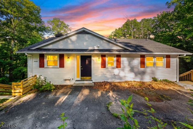 16 Sunset Trl, Rockaway Twp., NJ 07866