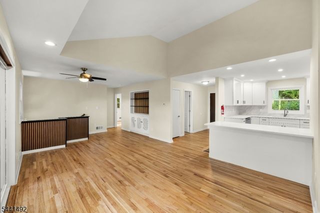 16 Sunset Trl, Rockaway Twp., NJ 07866