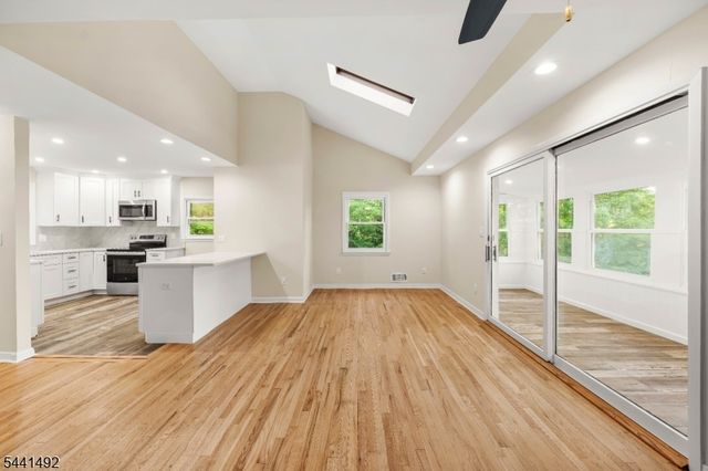 16 Sunset Trl, Rockaway Twp., NJ 07866