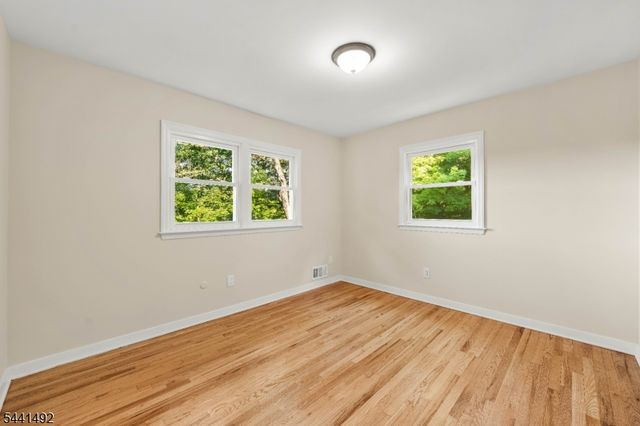 16 Sunset Trl, Rockaway Twp., NJ 07866