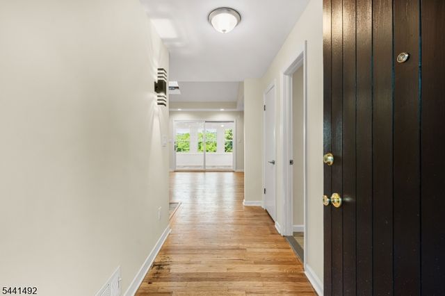 16 Sunset Trl, Rockaway Twp., NJ 07866