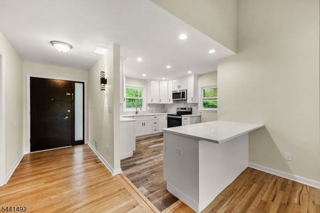 16 Sunset Trl, Rockaway Twp., NJ 07866