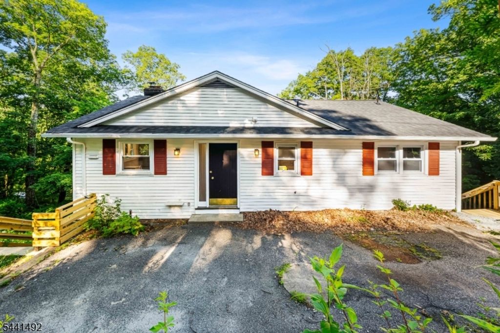 16 Sunset Trl, Rockaway Twp., NJ 07866