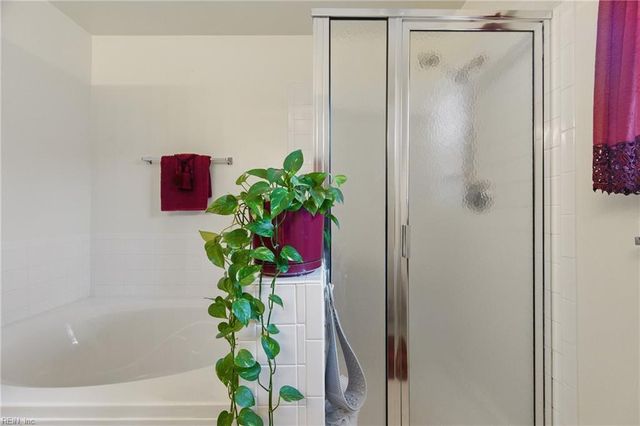207 Robin Hood DR, Yorktown, VA 23693