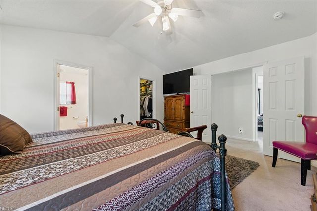 207 Robin Hood DR, Yorktown, VA 23693