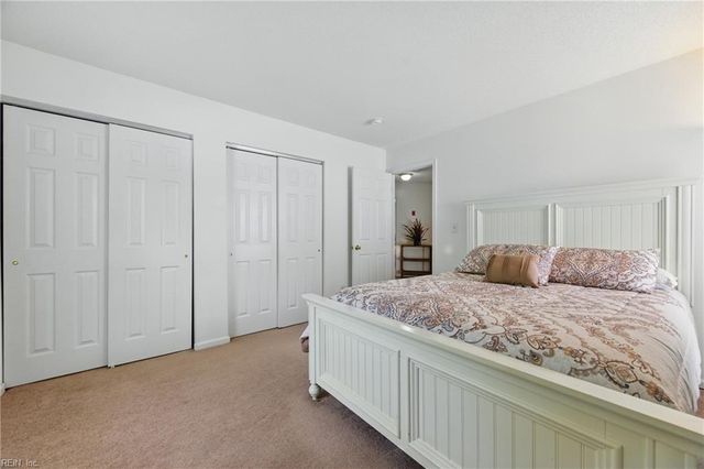 207 Robin Hood DR, Yorktown, VA 23693