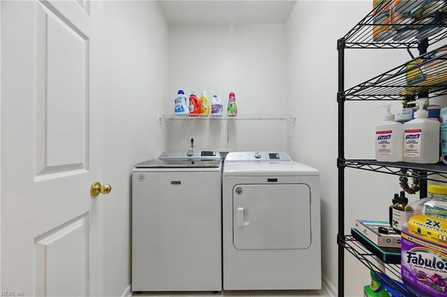 207 Robin Hood DR, Yorktown, VA 23693