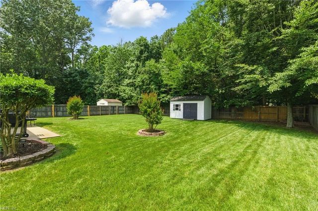 207 Robin Hood DR, Yorktown, VA 23693