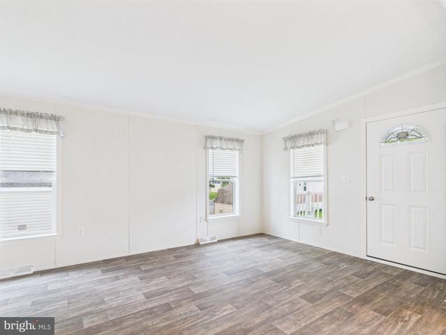 140 PAWNEE AVE, Dover, PA 17315