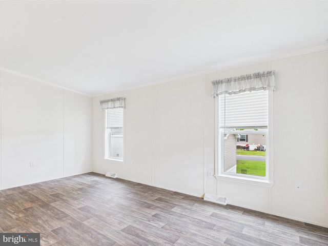 140 PAWNEE AVE, Dover, PA 17315
