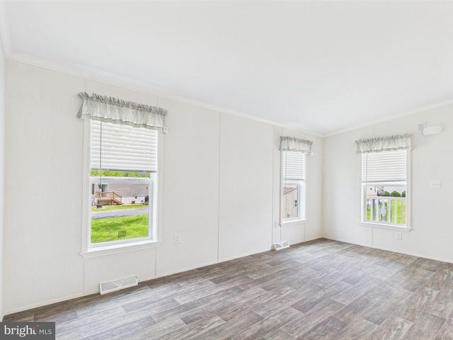 140 PAWNEE AVE, Dover, PA 17315