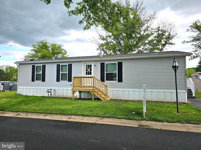 140 PAWNEE AVE, Dover, PA 17315