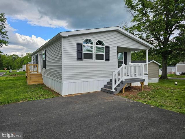 140 PAWNEE AVE, Dover, PA 17315