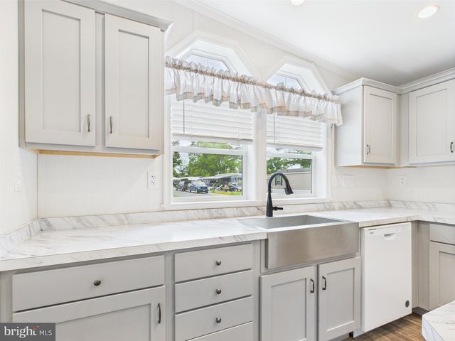 140 PAWNEE AVE, Dover, PA 17315