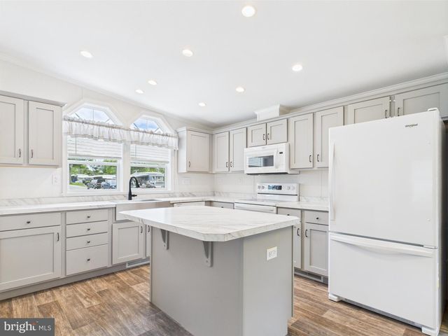 140 PAWNEE AVE, Dover, PA 17315