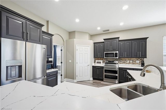 21200 Velino LN, Estero, FL 33928