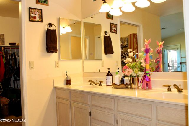 2012 W Via Nuevo Leon, Green Valley, AZ 85622