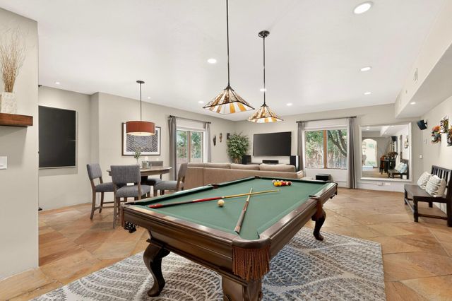1120 Bona Terra Loop NW, Albuquerque, NM 87114