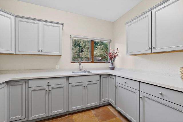 1120 Bona Terra Loop NW, Albuquerque, NM 87114