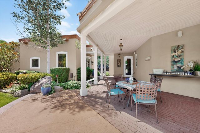 1120 Bona Terra Loop NW, Albuquerque, NM 87114