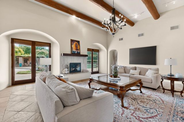 1120 Bona Terra Loop NW, Albuquerque, NM 87114
