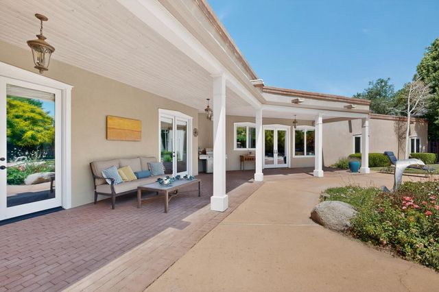 1120 Bona Terra Loop NW, Albuquerque, NM 87114