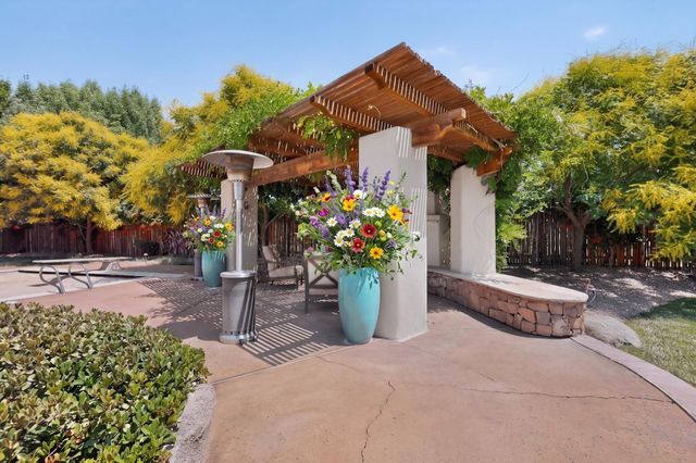 1120 Bona Terra Loop NW, Albuquerque, NM 87114