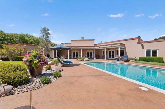 1120 Bona Terra Loop NW, Albuquerque, NM 87114