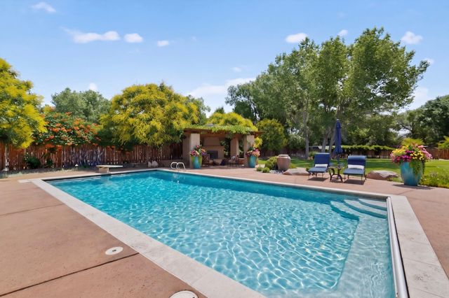 1120 Bona Terra Loop NW, Albuquerque, NM 87114