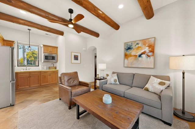 1120 Bona Terra Loop NW, Albuquerque, NM 87114