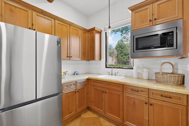 1120 Bona Terra Loop NW, Albuquerque, NM 87114