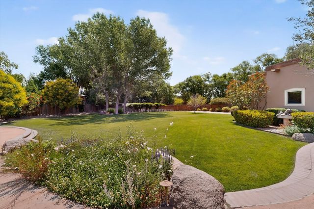 1120 Bona Terra Loop NW, Albuquerque, NM 87114