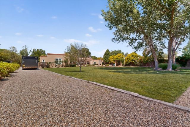 1120 Bona Terra Loop NW, Albuquerque, NM 87114
