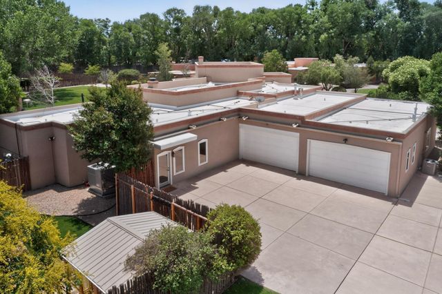 1120 Bona Terra Loop NW, Albuquerque, NM 87114